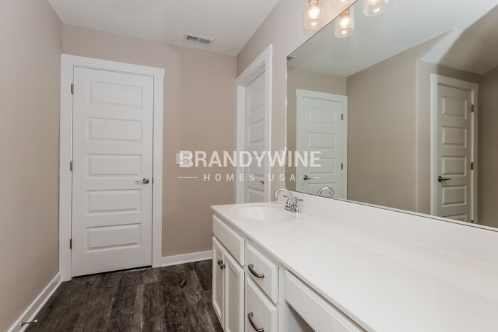 Building Photo - 2516 Lightbend Dr