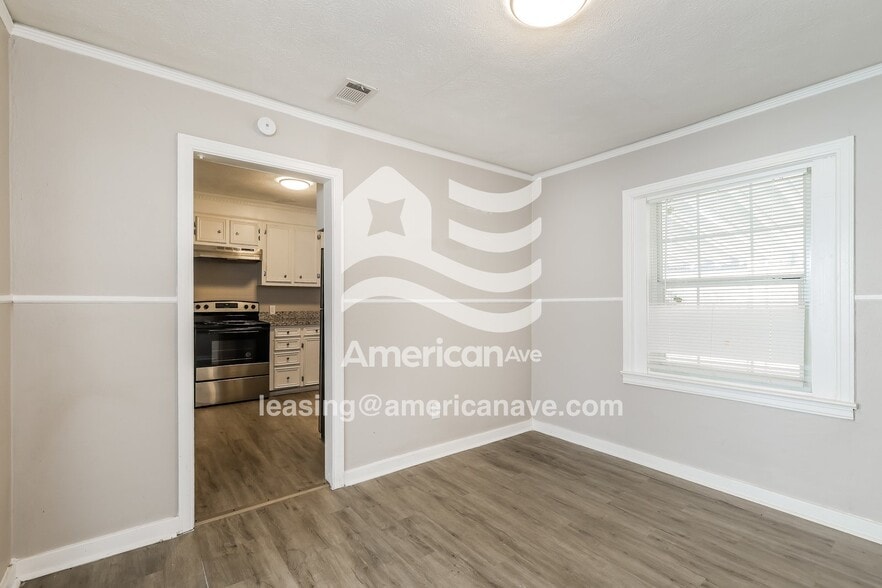 Building Photo - 816 Monterey St