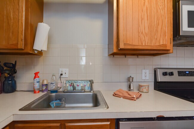 Building Photo - 99 Fulton St