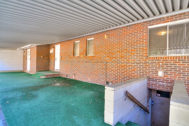 Building Photo - 4 Bedroom 1.5 Bathroom Home in Augusta