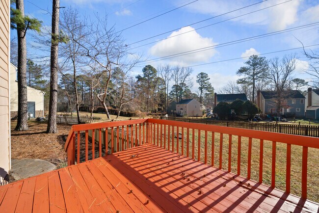 Building Photo - 7404 N Thorncliff Pl