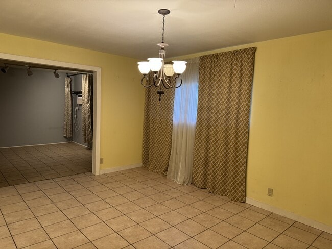 Building Photo - 3608 Edgemont Dr