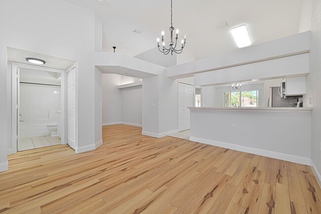 Building Photo - ** 2Bed / 2Bath - Beautiful Condo in Bonit...