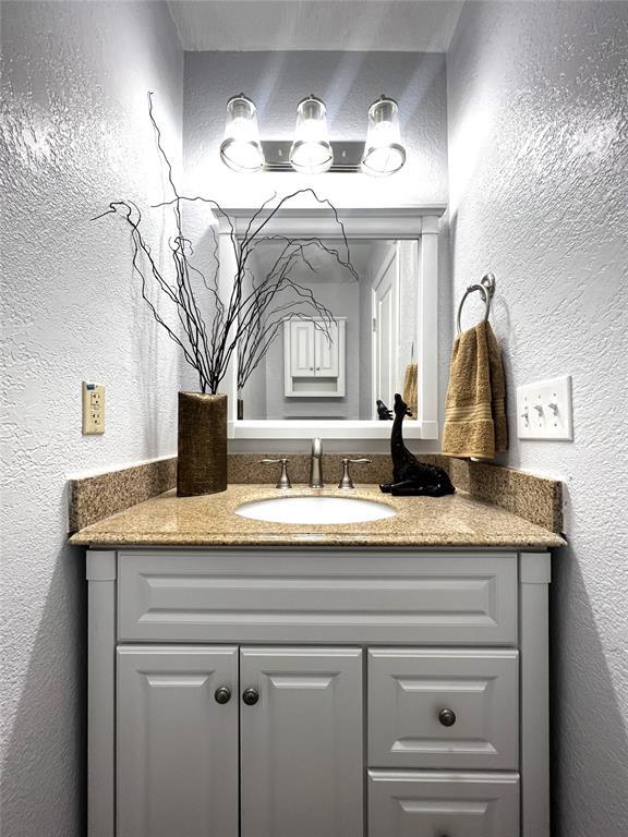 Building Photo - 421 Dauphin Ave