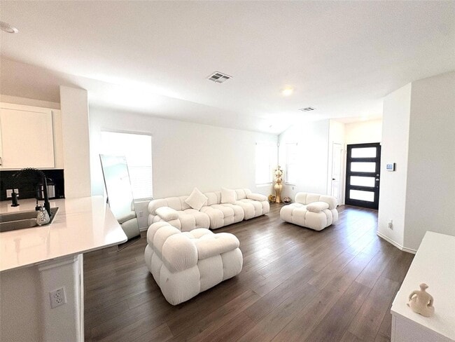 Building Photo - 322 Canley Lp