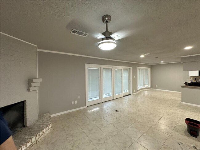 Building Photo - 5926 Par 4 Dr