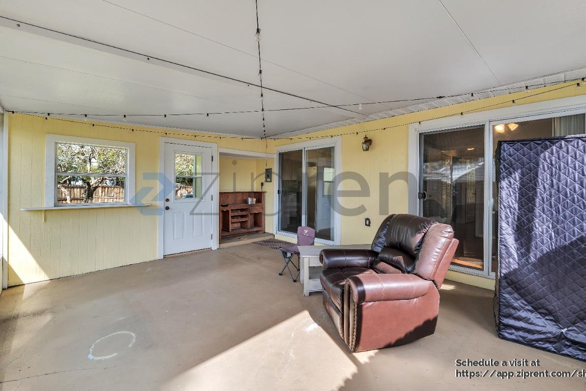 Building Photo - 208 Pap Finn Ct