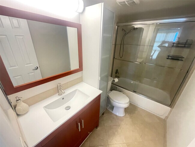 Building Photo - 531 N Ocean Blvd