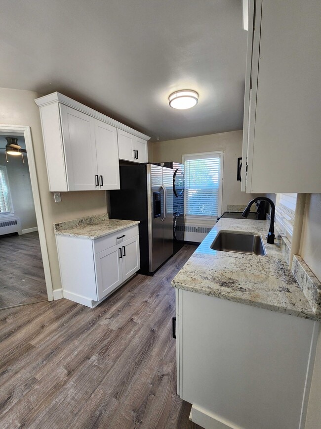 Building Photo - 210 E 4800 S