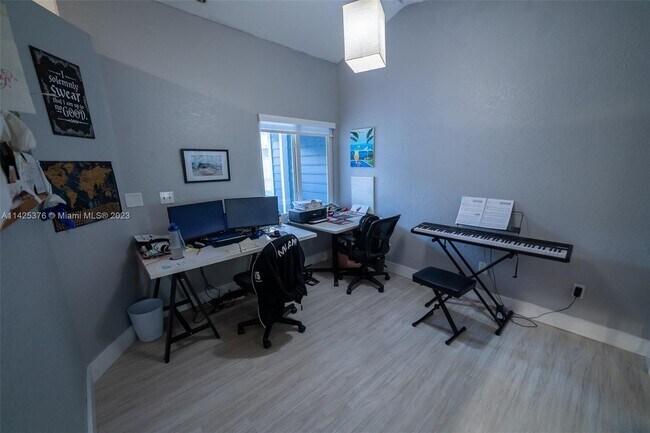 Building Photo - 13934 SW 103rd Ter