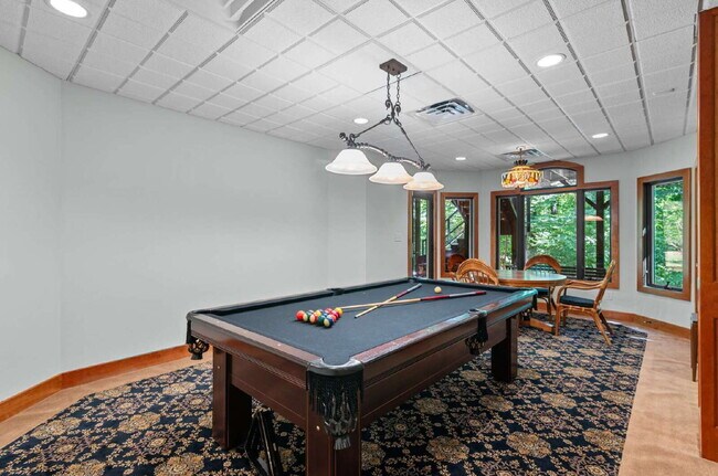 Building Photo - Luxurious 5-Bed Sanctuary with Scenic View...