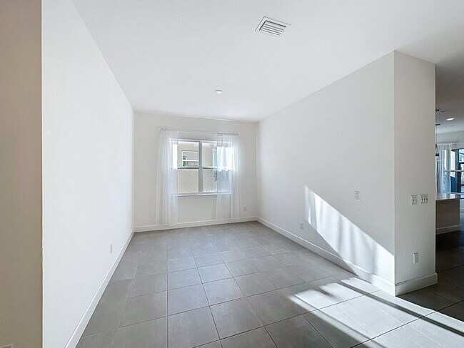 Building Photo - 32801 Tree of Life Ave