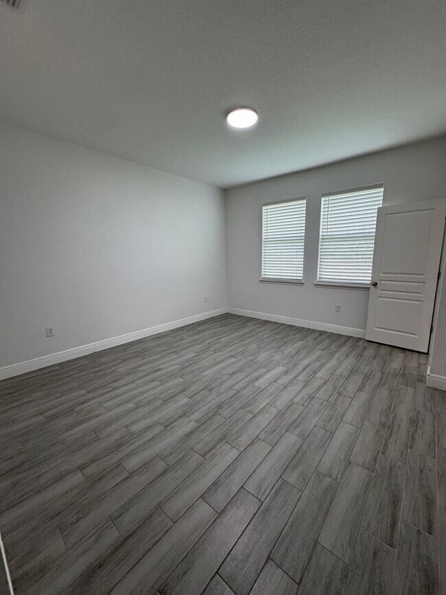 Building Photo - 2980 Scarlett Dr