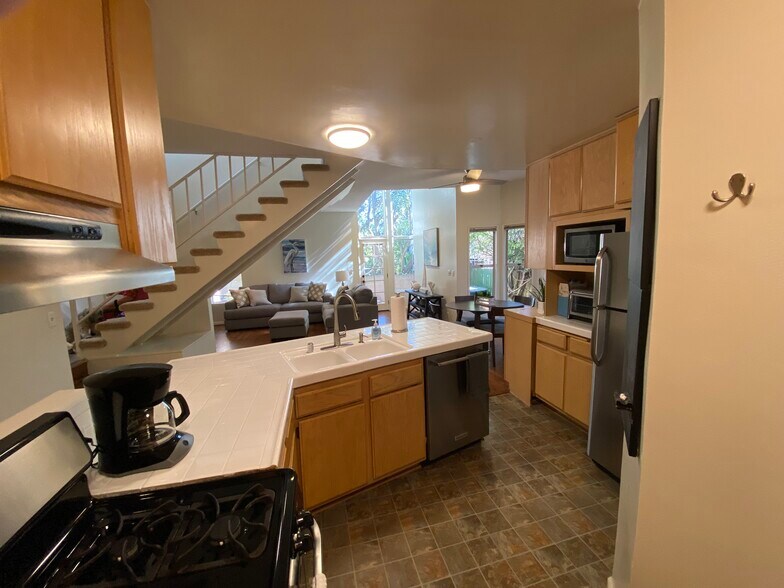 Kitchen - 142 Monterey Blvd