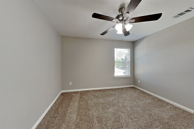 Building Photo - 6423 Lily Hollow Ct