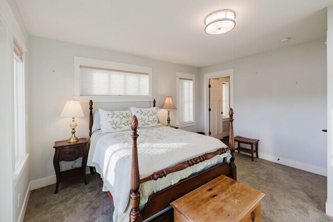 Building Photo - Impeccable Low Bank Bainbridge Waterfront Home with Private Dock