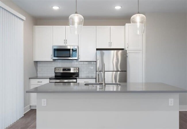 Building Photo - 2280 Lafayette Park Dr