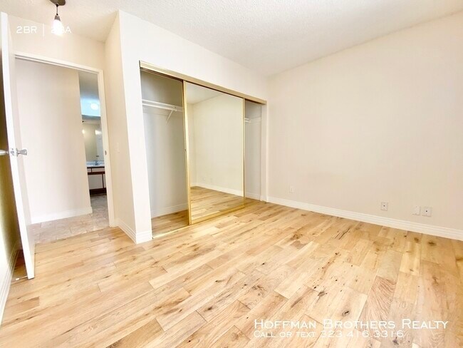 Building Photo - 415 S New Hampshire Ave Los Angeles CA 90020