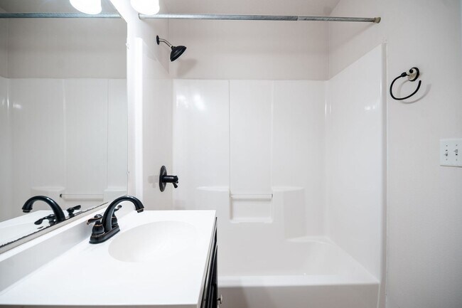 Building Photo - STILL AVAILABLE! Special: Only $500 Securi...
