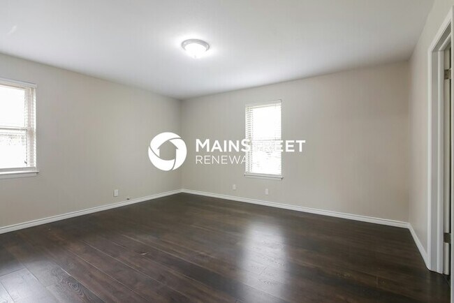 Building Photo - 4 Bedroom Pet-Friendly Home in Burleson, T...