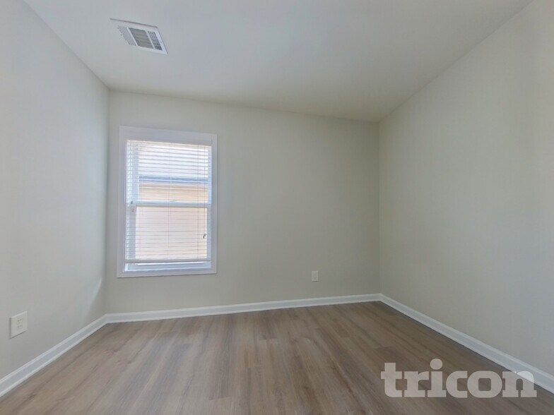 Building Photo - 3427 Harvest Ridge Ln NE