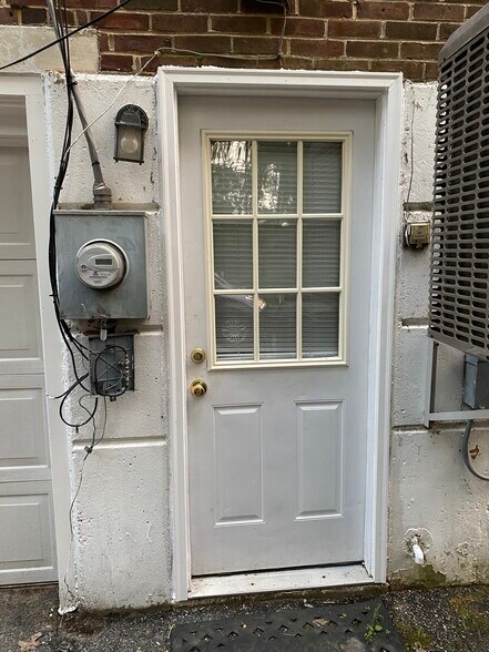 Back Entrance - 123 Madison Dr