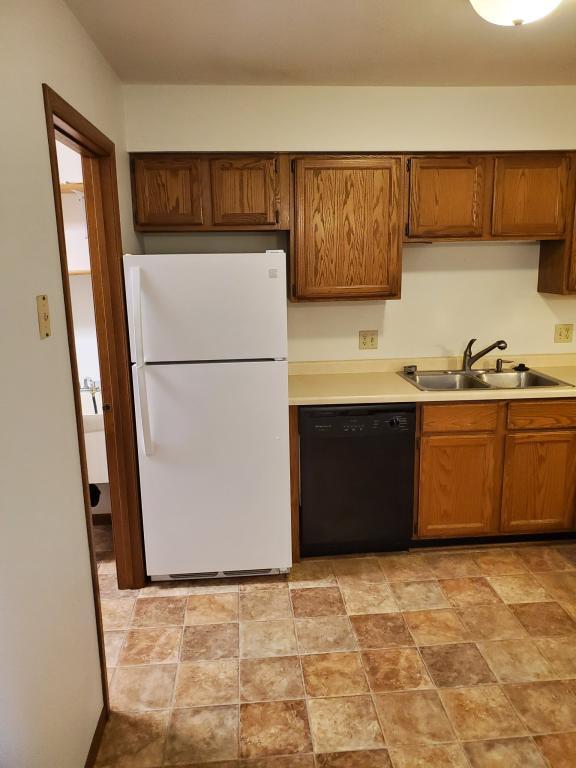 Building Photo - 1377 Doman Dr