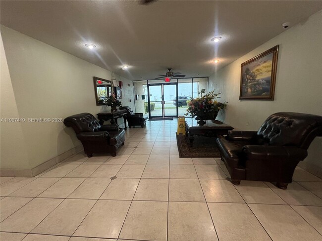 Building Photo - 7125 Bay Dr