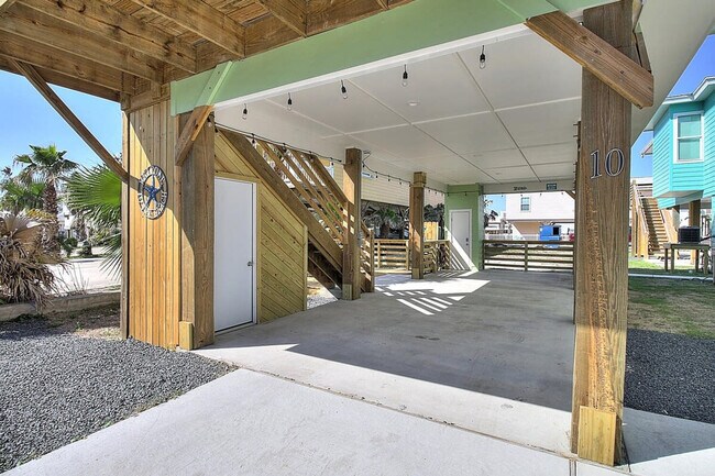 Building Photo - 1924 Eleventh Street-SI ID1023221P