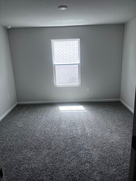 Building Photo - 2877 Patriot Ridge Dr