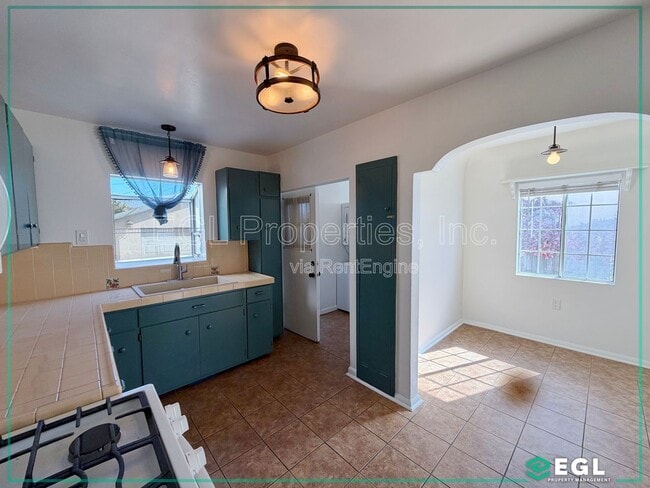 Building Photo - 6426 2nd Ave