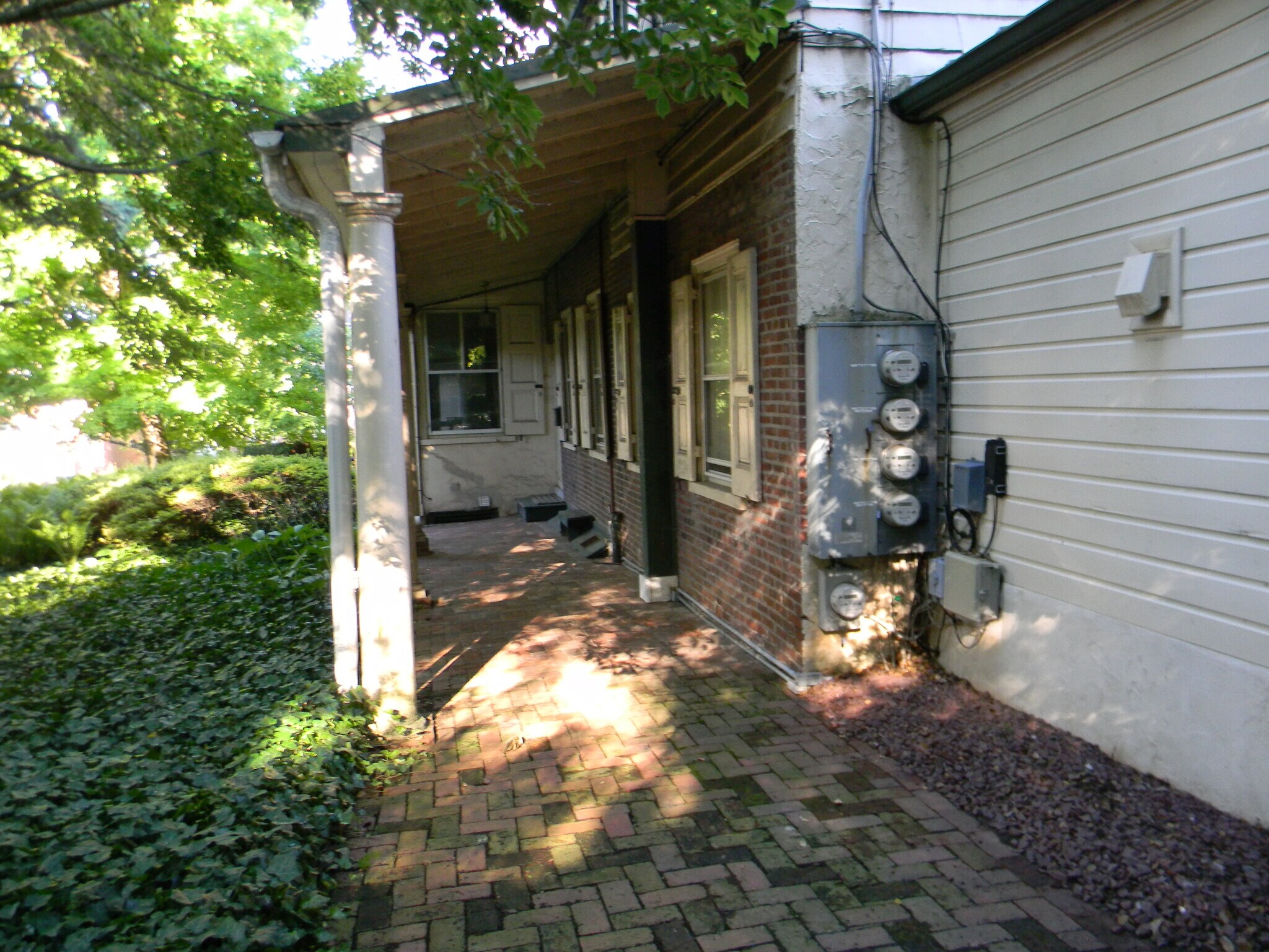 Building Photo - 311 N High St