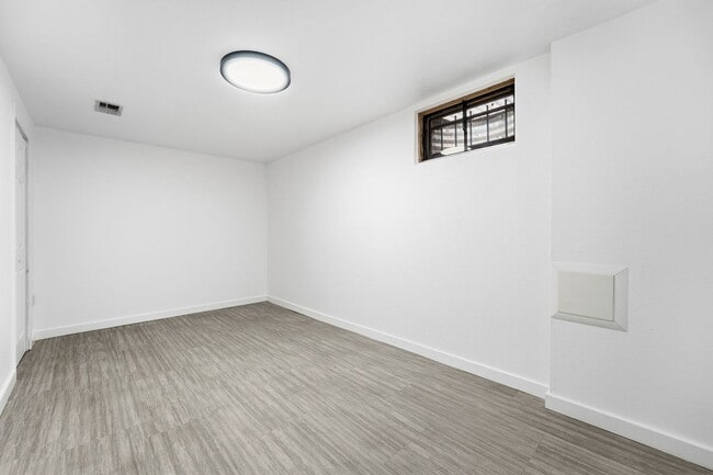 Building Photo - Beautiful 4-bedroom, 2-bathroom home located in the vibrant city of Westminster,