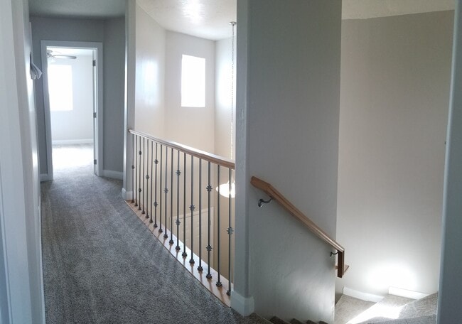 Building Photo - 3 bedroom 2.5 bath -Townhome in the heart ...