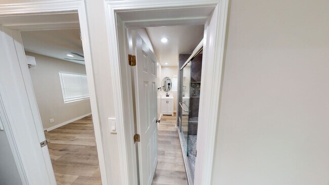 Building Photo - Renovated! 4BD/2BA on La Dorna
