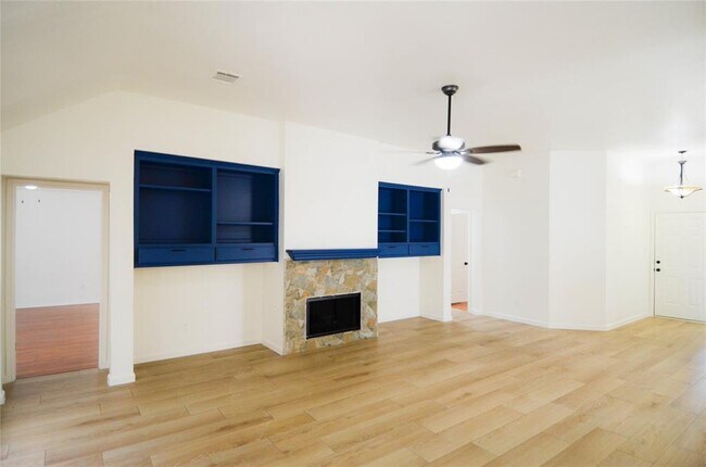 Building Photo - 506 Pleasant Valley Dr