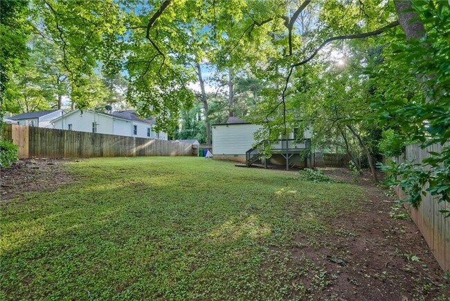 Building Photo - 1834 Ridgeland Dr