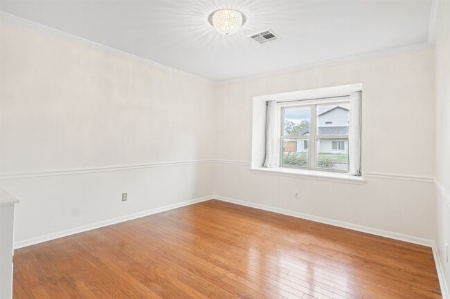 Building Photo - 10503 Raritan Dr