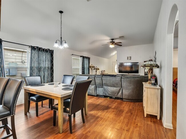 Building Photo - 2650 Bammelwood Dr