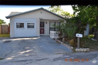 Building Photo - 9203 Roundwood Ct