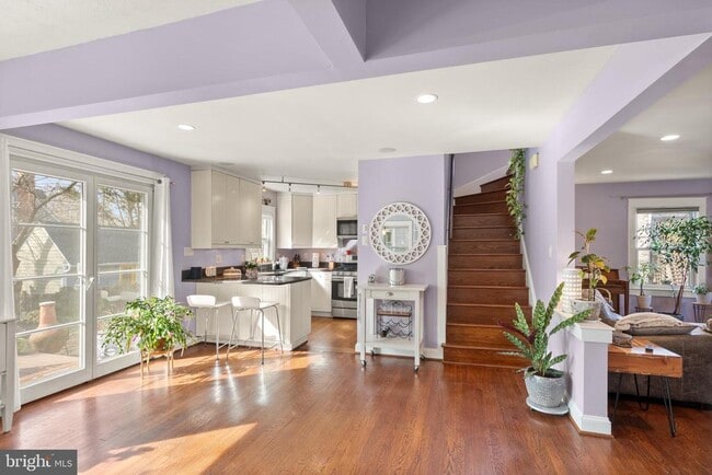 Building Photo - 1804 S Oakland St