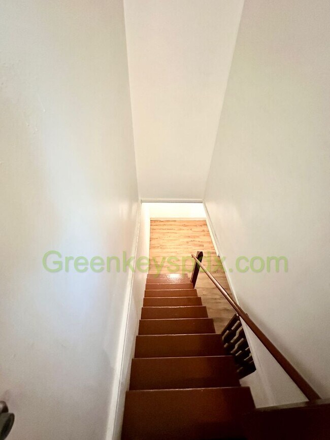 Building Photo - 3-Bedroom, 1.5-Bathroom House in Concordia...