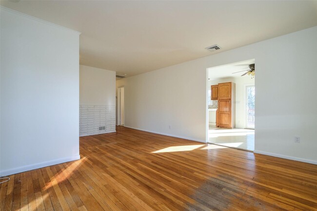 Building Photo - 48 Plum Rd