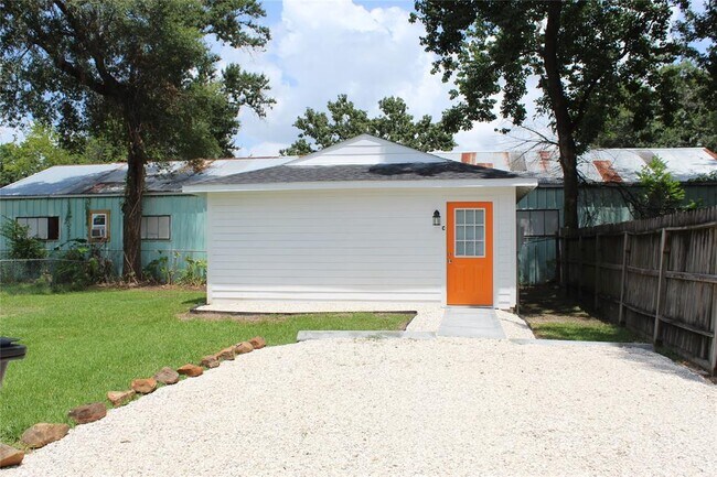 Primary Photo - 229 Neyland St