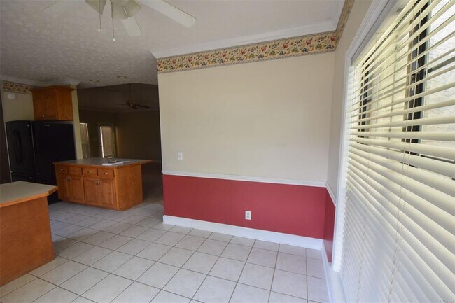 Building Photo - 709 Yellowstone Dr