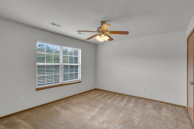 Building Photo - 601-603 Glenstone Dr.