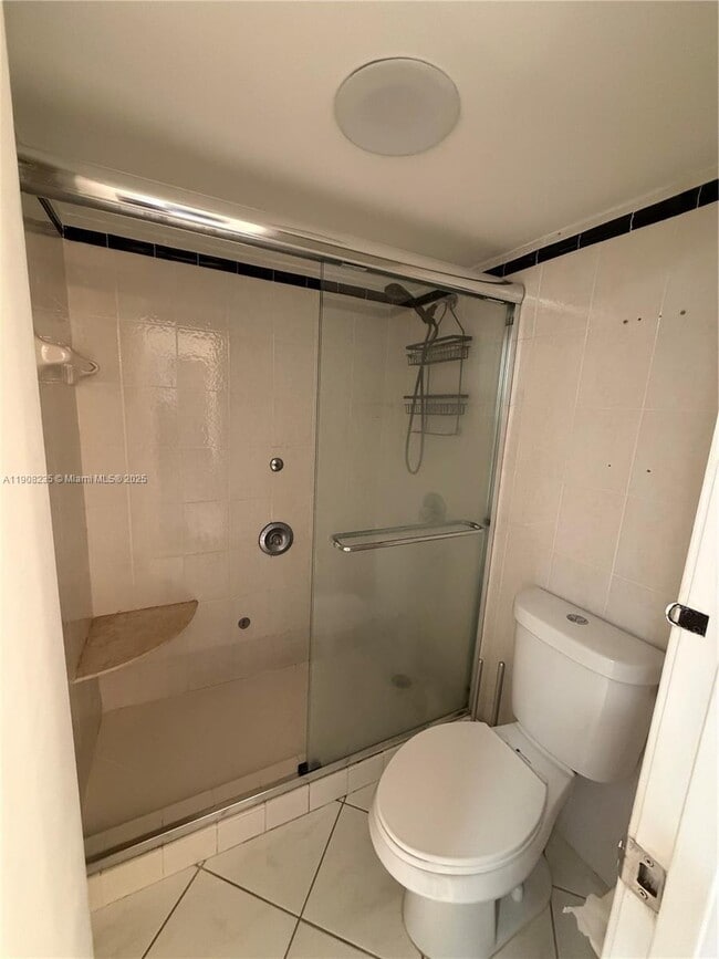 Building Photo - 300 Bayview Dr