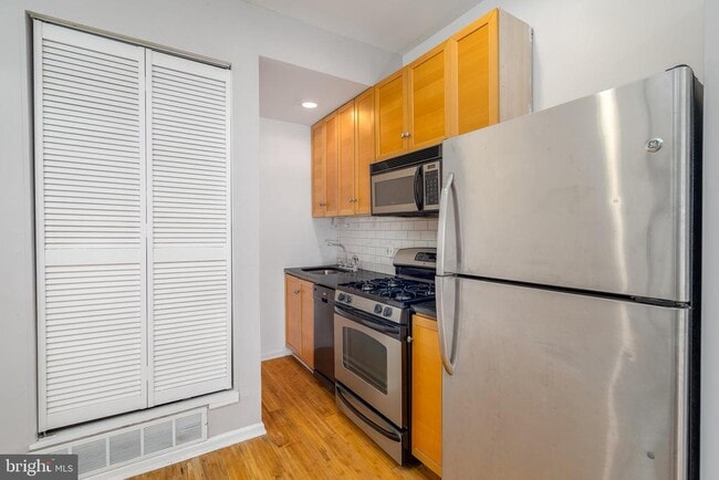 Building Photo - 744 S 22nd St