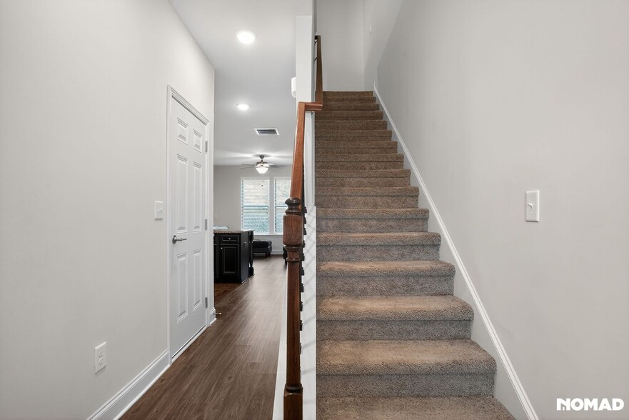 Building Photo - 3445 Sumersbe court
