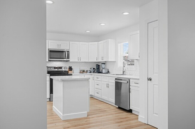 Building Photo - 1019 Central Ave